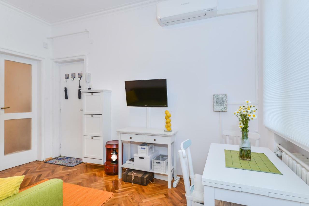 The Charming Home - One Bedroom Top Central Apartment By Flat Mаnager Софія Екстер'єр фото