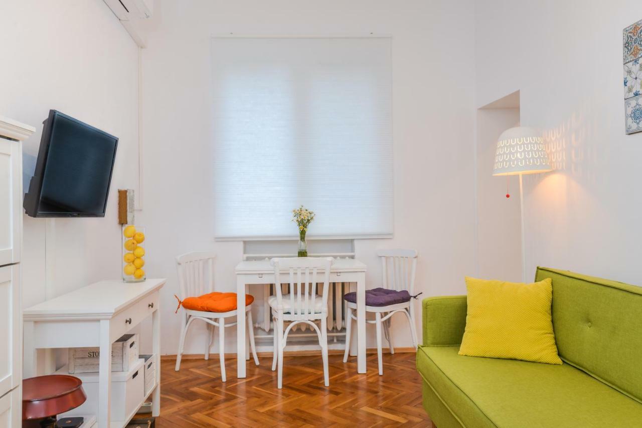 The Charming Home - One Bedroom Top Central Apartment By Flat Mаnager Софія Екстер'єр фото
