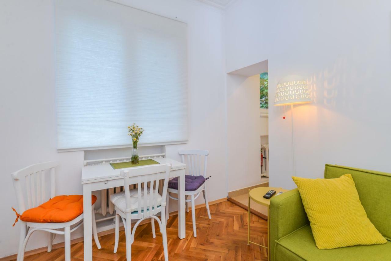 The Charming Home - One Bedroom Top Central Apartment By Flat Mаnager Софія Екстер'єр фото