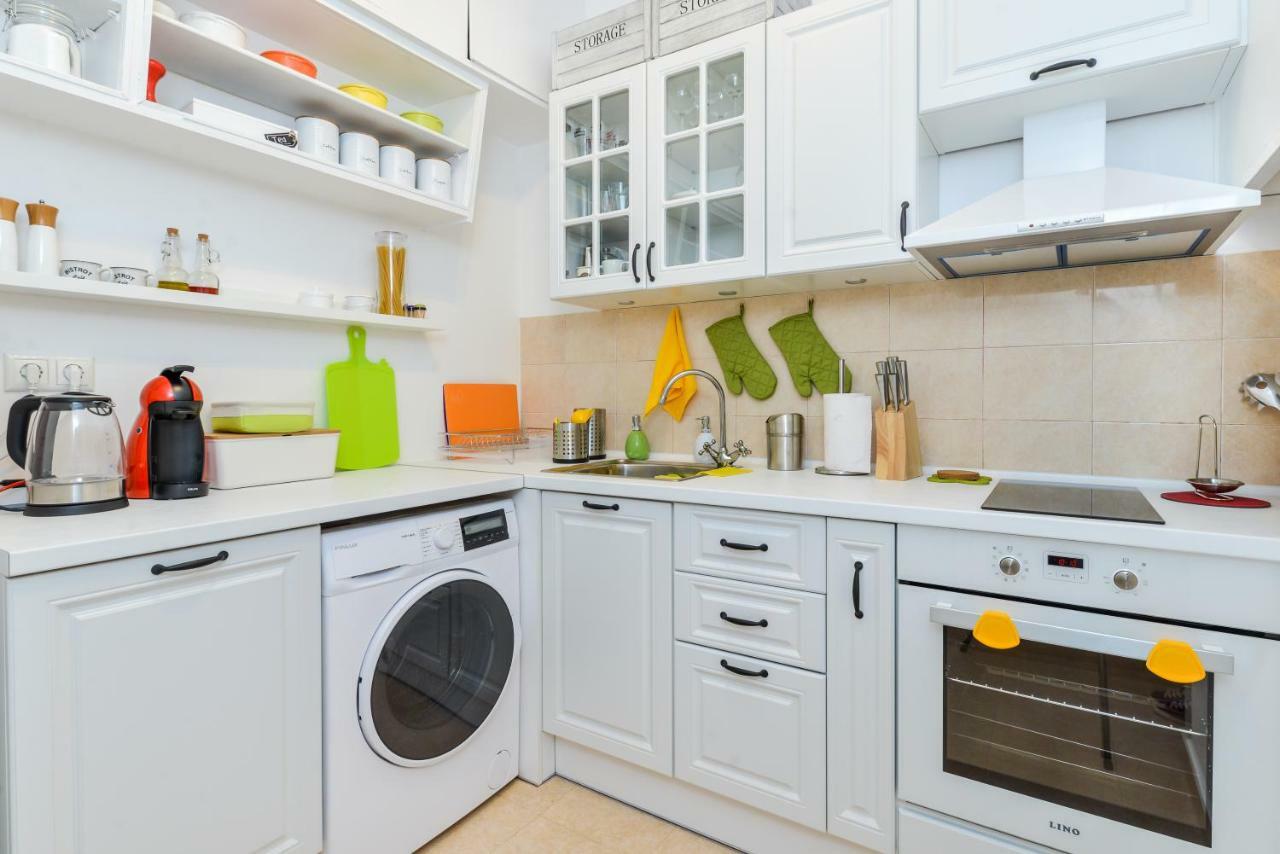 The Charming Home - One Bedroom Top Central Apartment By Flat Mаnager Софія Екстер'єр фото